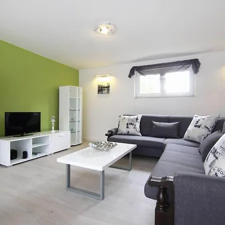 L&v Apartment *