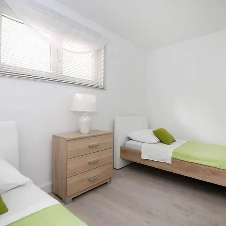 L&v Apartment